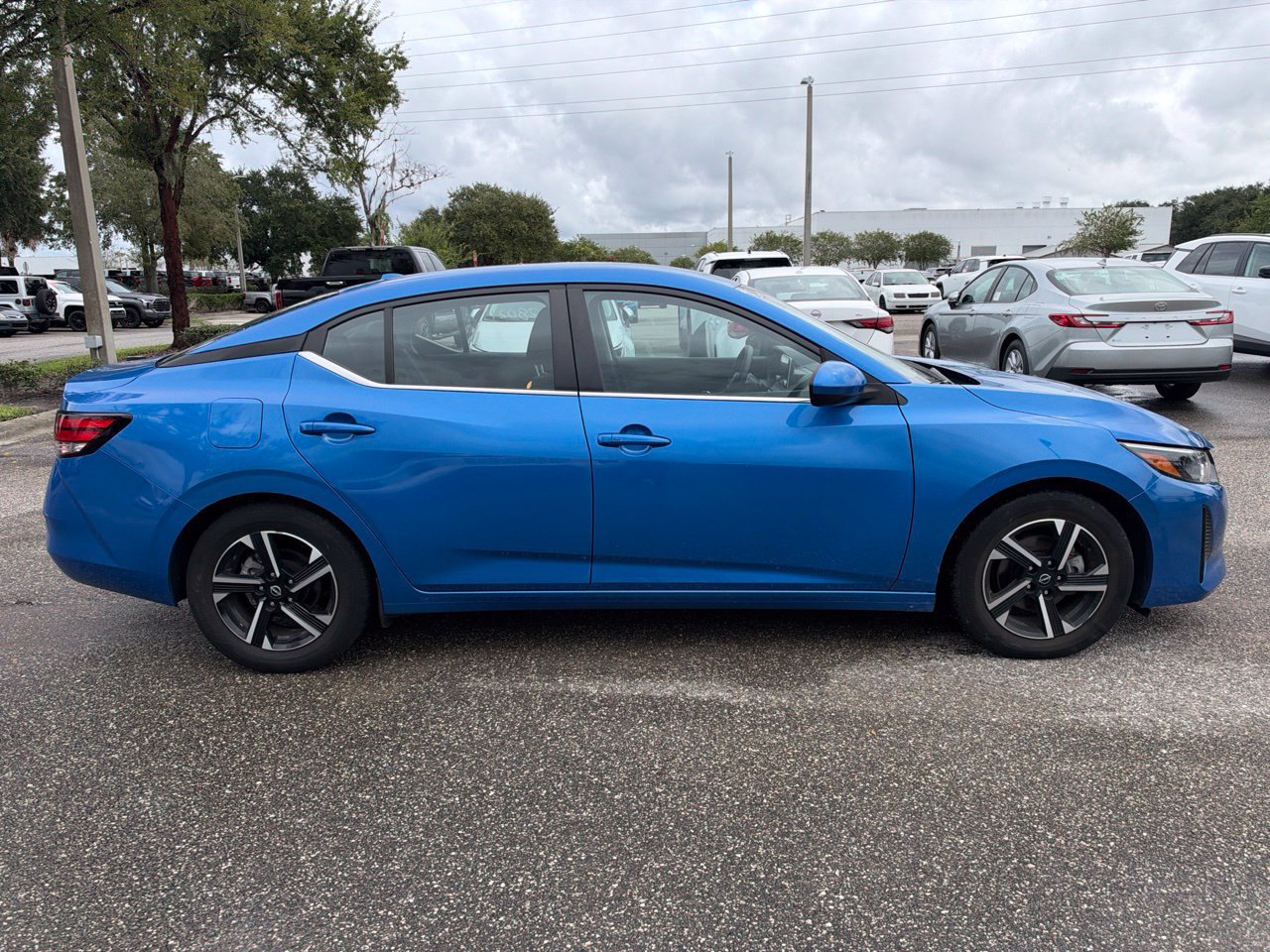 Used 2025 Nissan Sentra SV FWD image 4
