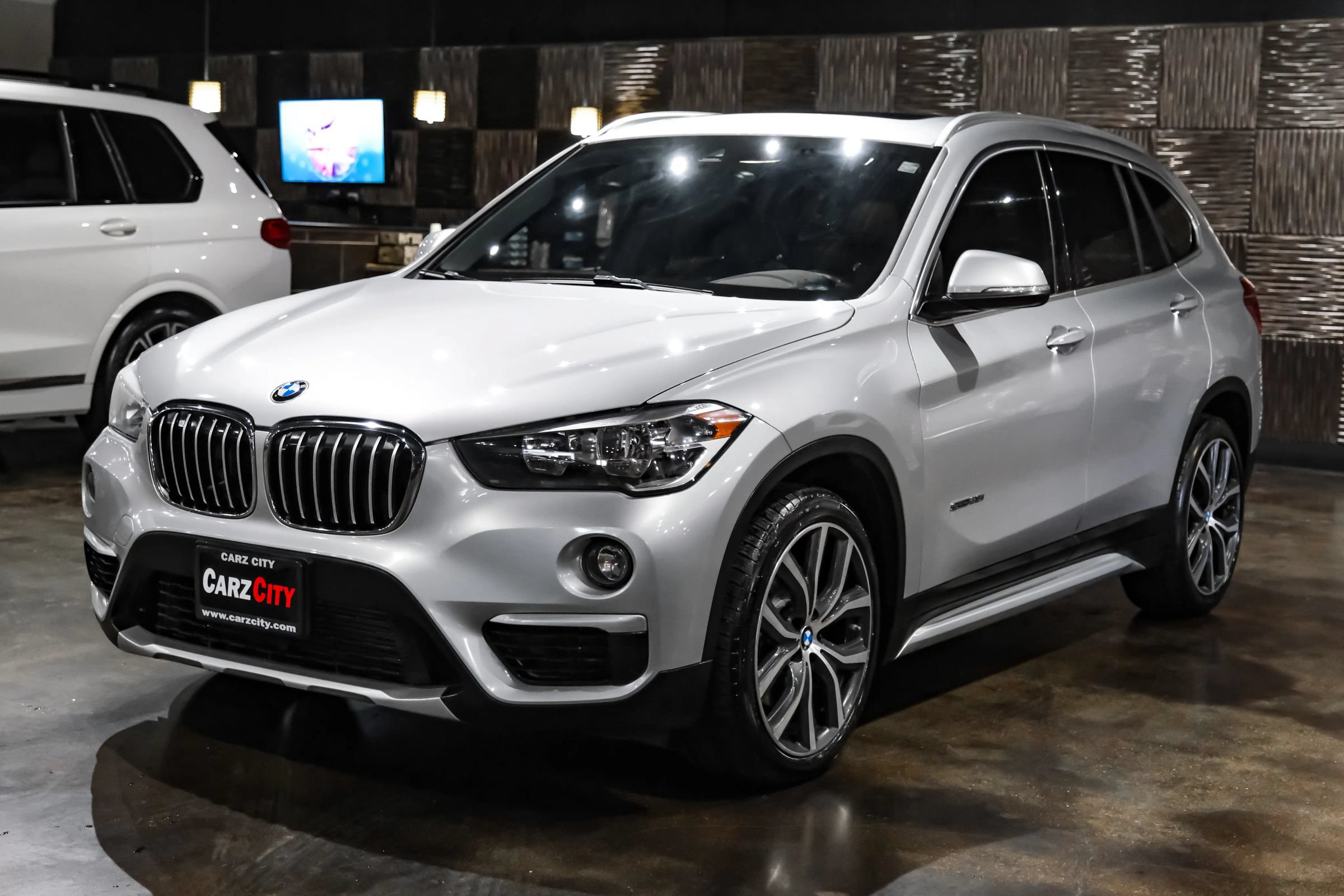 Used 2018 BMW X1 sDrive28i FWD image 5