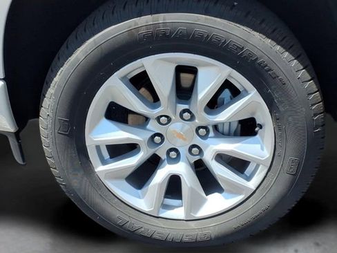 New 2026 Chevrolet Silverado 1500 Custom AWD/4WD image 15