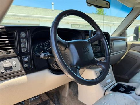 Used 2002 Chevrolet Tahoe LT AWD/4WD image 9