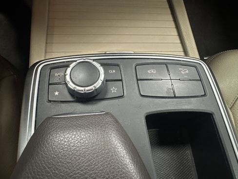 Used 2016 Mercedes-Benz GL 450 4MATIC image 9