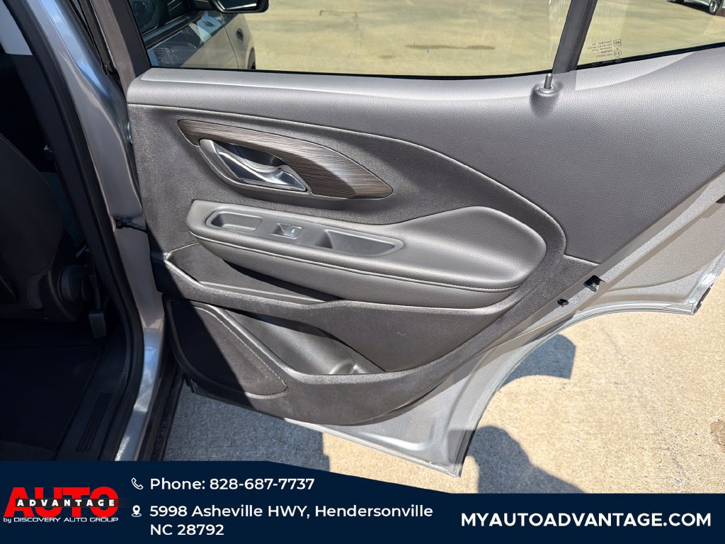 Used 2024 GMC Terrain SLE AWD/4WD image 34