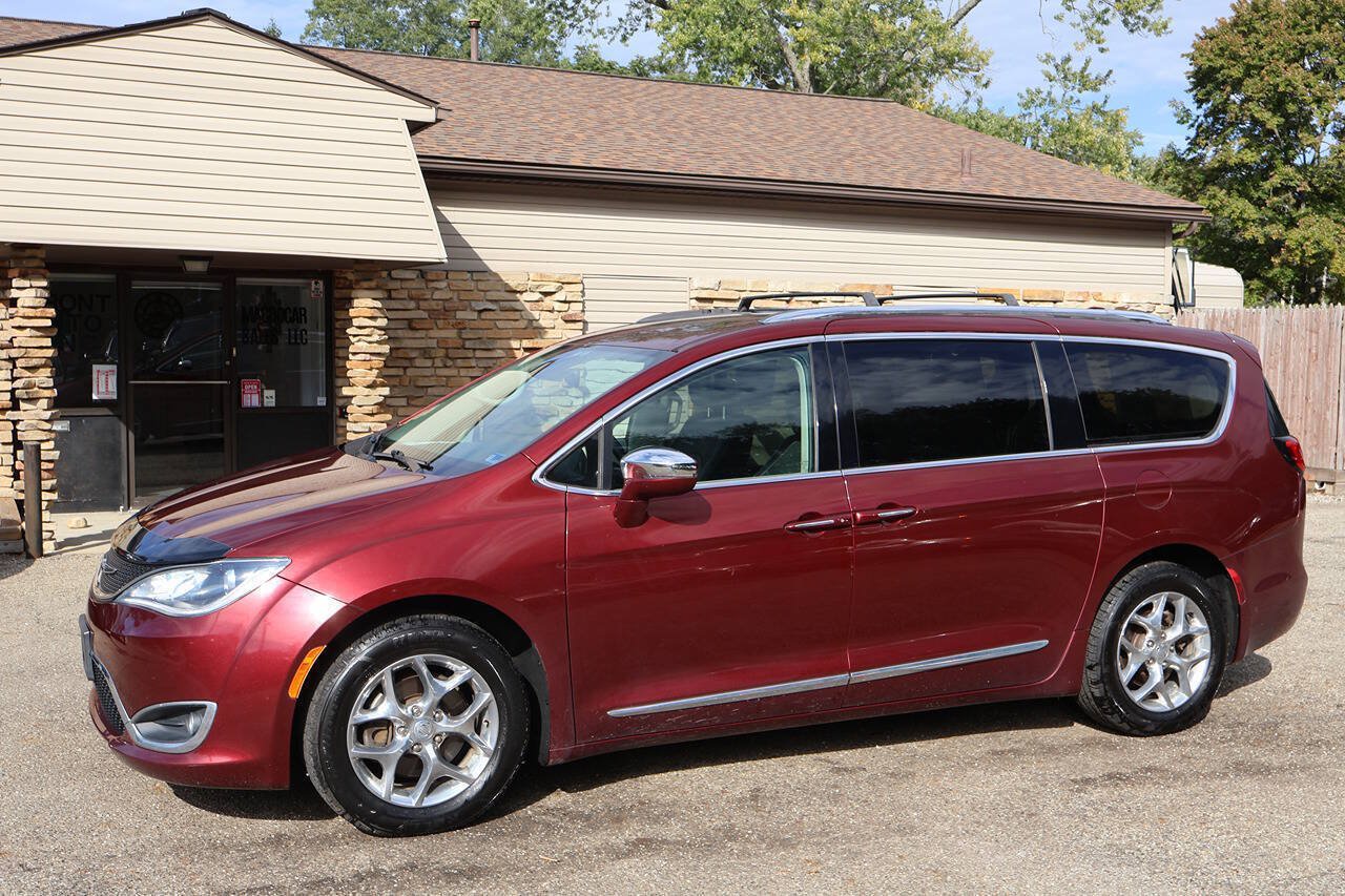 Used 2018 Chrysler Pacifica Limited FWD image 4