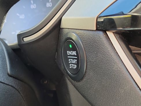 Used 2021 Ford Escape SE image 28