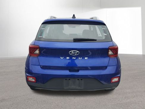 Used 2022 Hyundai Venue Limited image 15