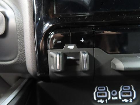 Used 2024 RAM 2500 Big Horn w/ Night Edition AWD/4WD image 44