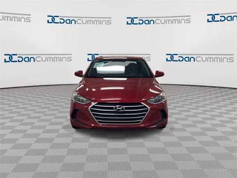 Used 2017 Hyundai Elantra SE image 3