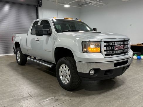 Used 2013 GMC Sierra 2500 SLT w/ Suspension Package, Off-Road image 2