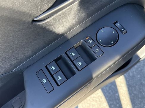 New 2026 Hyundai Kona SE image 18