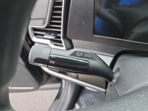 Used 2025 Kia Sportage LX image 14