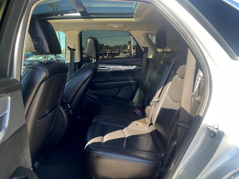 Used 2017 Cadillac XT5 Luxury image 12