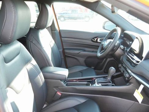 New 2026 Jeep Compass Latitude image 19