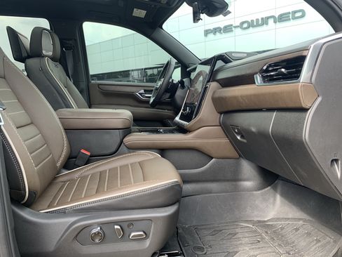 Used 2026 GMC Yukon Denali Ultimate AWD/4WD image 35