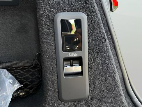 New 2026 Land Rover Range Rover Sport SE AWD/4WD image 31