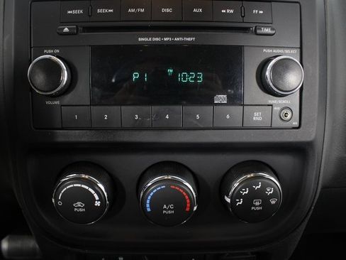 Used 2014 Jeep Compass Sport w/ Power Value Group image 3