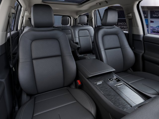 New 2027 Lincoln Aviator AWD image 12