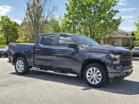 Used 2022 Chevrolet Silverado 1500 Custom w/ LPO, Dark Essentials Package AWD/4WD image 5