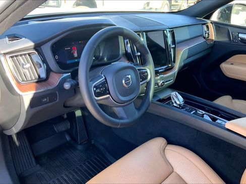 Used 2024 Volvo XC60 B5 Ultimate image 18