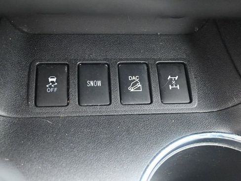 Used 2019 Toyota Highlander SE image 14