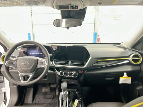 Used 2025 Chevrolet Trax ACTIV w/ Driver Confidence Package FWD image 10