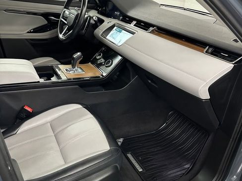 Used 2021 Land Rover Range Rover Evoque R-Dynamic S AWD/4WD image 32
