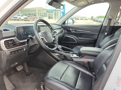 Used 2025 Kia Telluride S AWD/4WD image 12