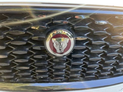 Used 2022 Jaguar F-PACE S AWD/4WD image 29