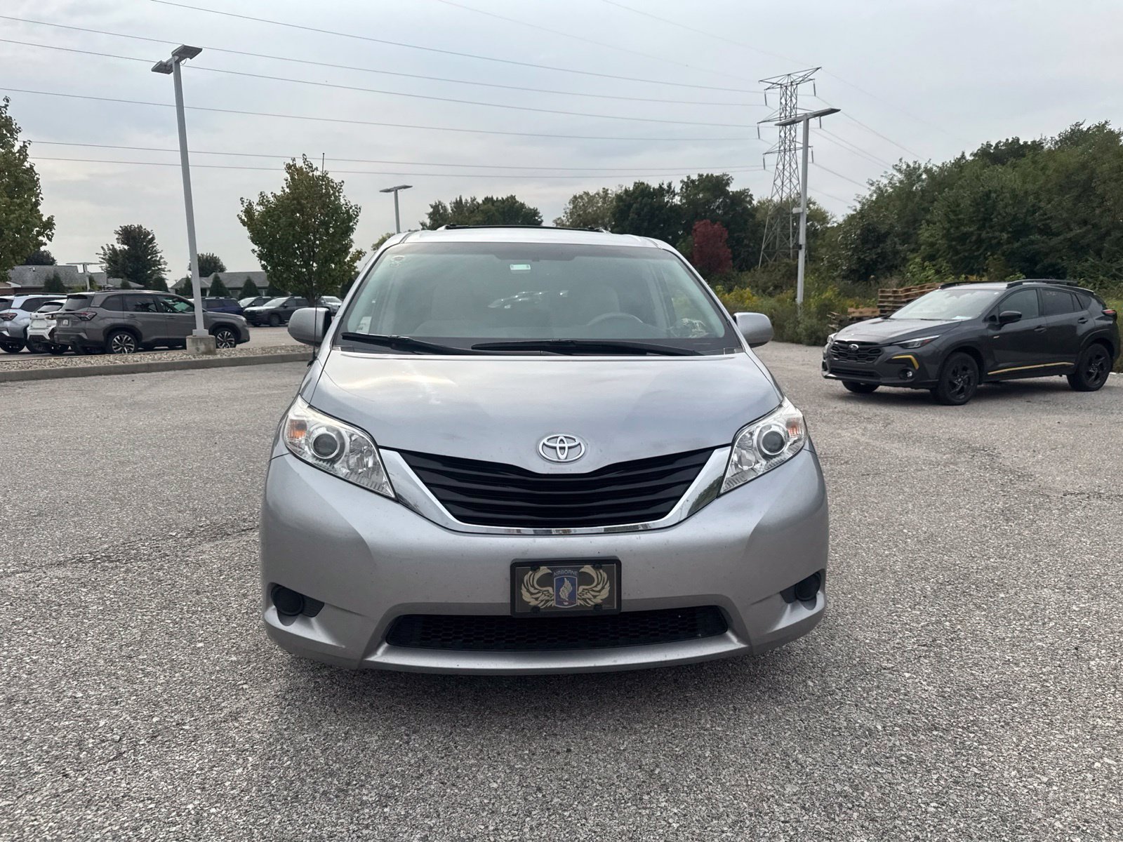 Used 2012 Toyota Sienna LE w/ Towing Pkg AWD/4WD image 6