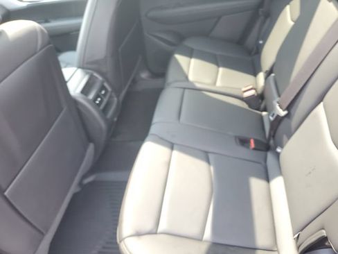 Certified 2024 Cadillac XT5 Sportv w/ LPO, Floor Liner Package AWD/4WD image 31