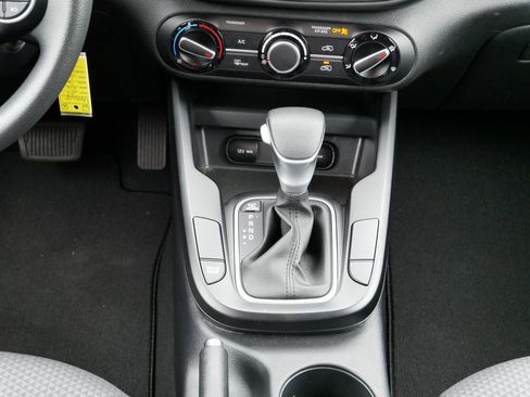 Used 2024 Kia Soul LX w/ Option Group 015 image 17