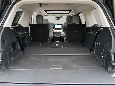 Used 2025 Ford Expedition Active AWD/4WD image 12