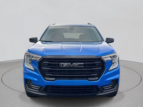 Used 2024 GMC Terrain SLE w/ Driver Convenience Package AWD/4WD image 2