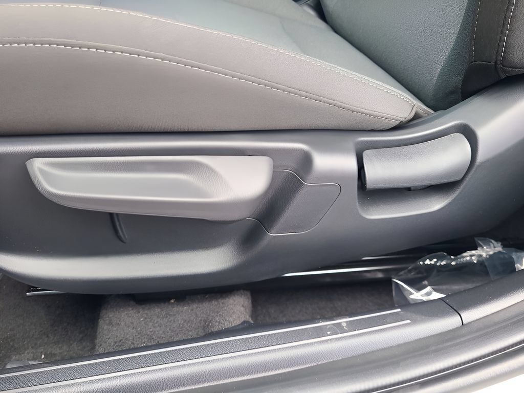 Used 2025 Kia K4 FWD image 33