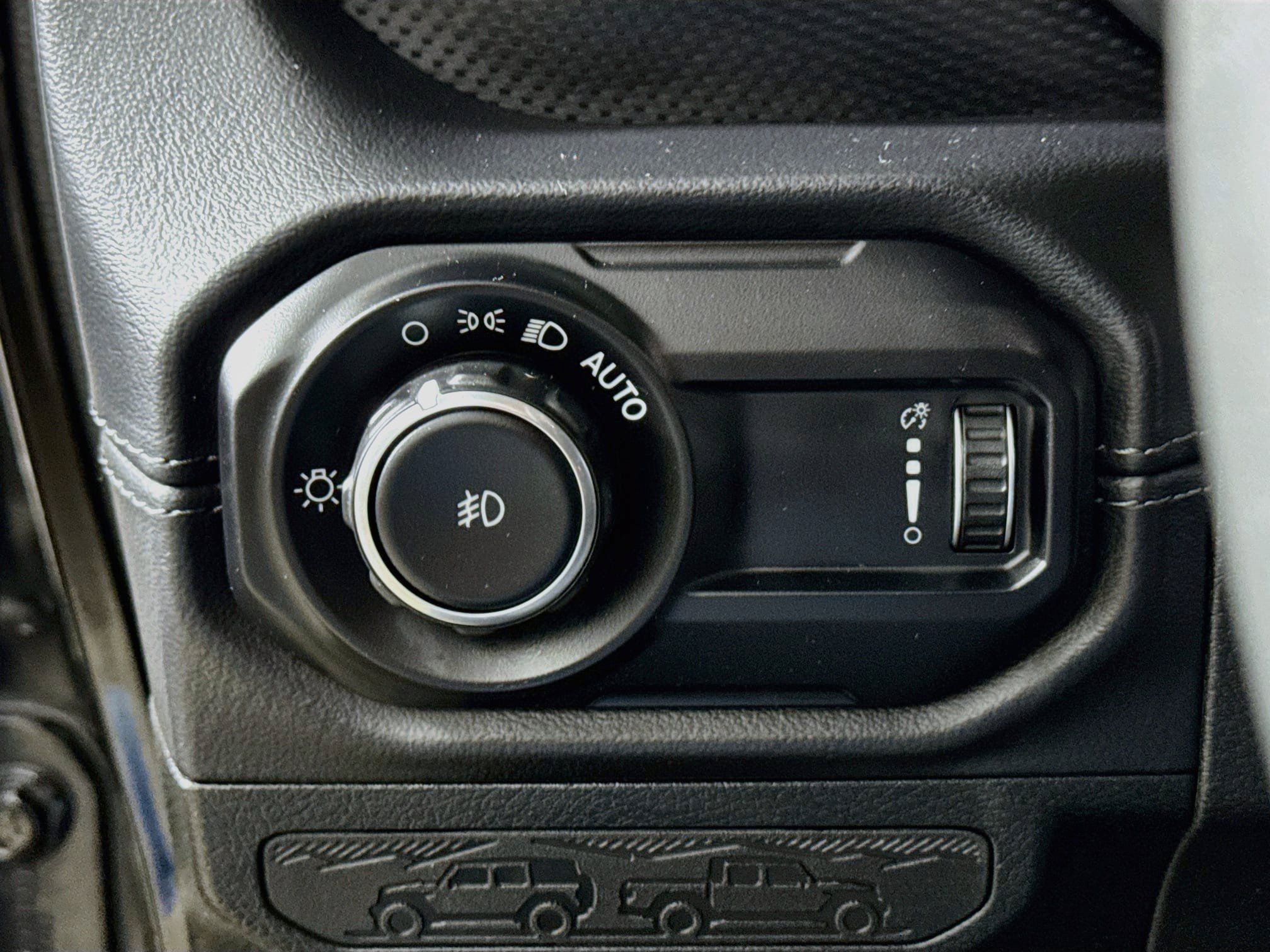 Used 2025 Jeep Wrangler Unlimited Rubicon AWD/4WD image 11