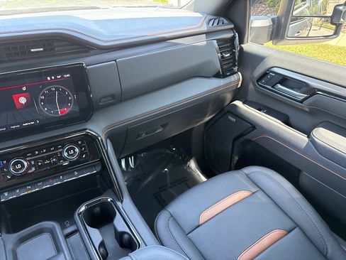 Used 2026 GMC Sierra 2500 AT4 w/ AT4 Premium Plus Package AWD/4WD image 29