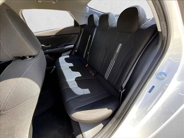 Used 2023 Hyundai Elantra SEL w/ Convenience Package FWD image 27