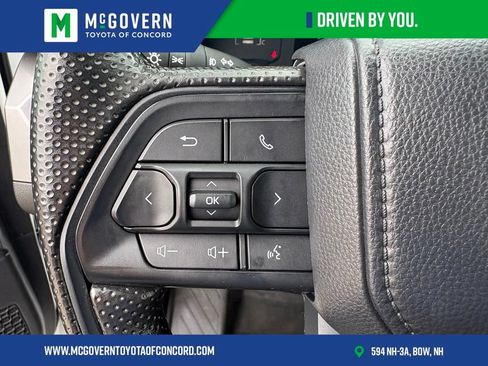 Used 2025 Toyota Tacoma SR5 AWD/4WD image 27