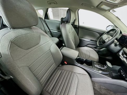 Used 2025 Kia K4 EX image 25