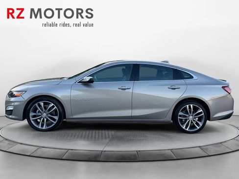 Used 2022 Chevrolet Malibu LT FWD image 2