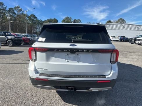 New 2026 Ford Explorer Active w/ Active Comfort Package image 4