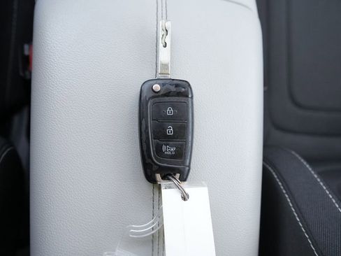 Certified 2024 Hyundai Tucson SE FWD image 34