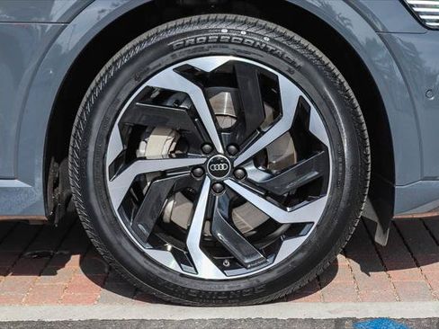 Certified 2024 Audi Q8 e-tron Premium Plus AWD/4WD image 10