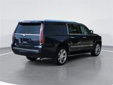 Used 2018 Cadillac Escalade ESV Luxury image 3