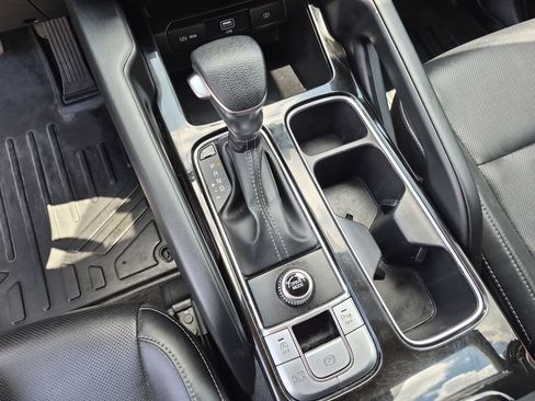 Used 2022 Kia Telluride LX FWD image 28