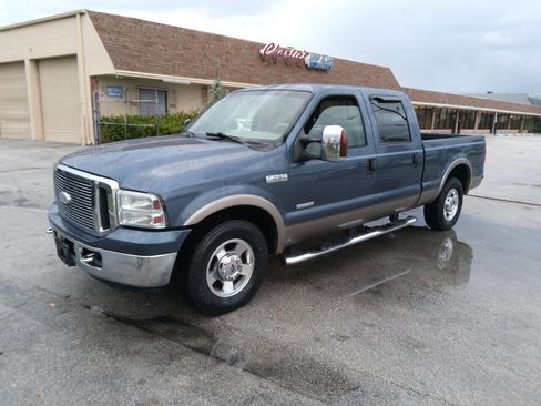 Used 2006 Ford F250 Lariat image 1