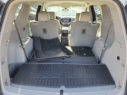 Used 2021 GMC Acadia SLT FWD image 8