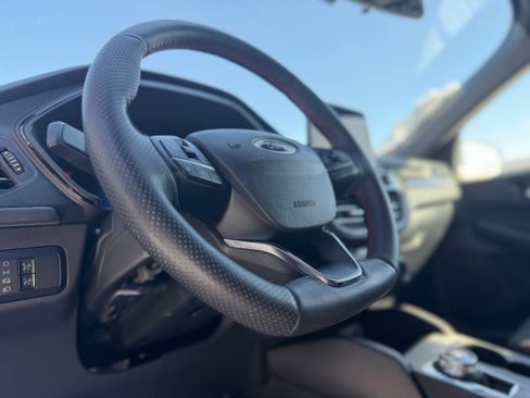 Used 2023 Ford Escape ST-Line image 14