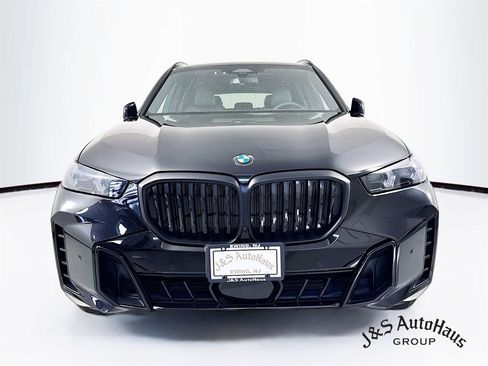Used 2025 BMW X5 xDrive40i w/ M Sport Package image 2