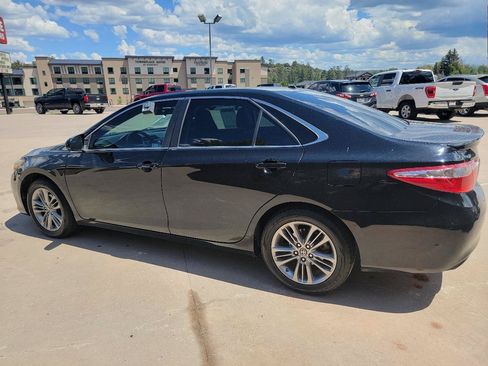 Used 2017 Toyota Camry SE w/ Moonroof Package FWD image 7