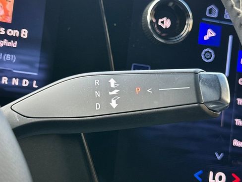 Used 2024 Chevrolet Traverse LT image 24